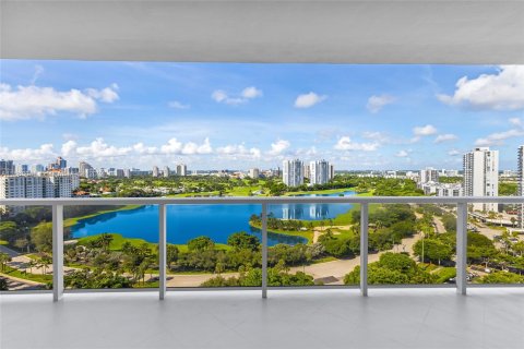 Condo in Aventura, Florida, 2 bedrooms  № 1399840 - photo 2