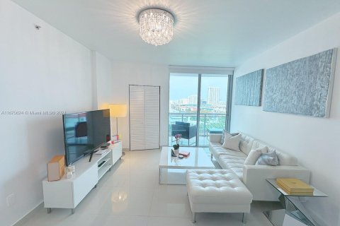 Condominio en venta en Miami, Florida, 1 dormitorio № 1399810 - foto 5