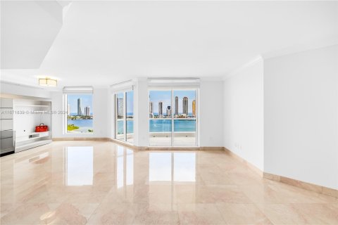 Condominio en venta en Aventura, Florida, 3 dormitorios, 188.59 m2 № 1394243 - foto 2