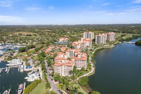 Condominio en venta en Coral Gables, Florida, 3 dormitorios, 291.71 m2 № 1037463 - foto 30