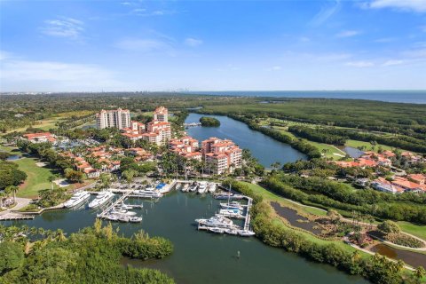 Condo in Coral Gables, Florida, 3 bedrooms  № 1037463 - photo 1