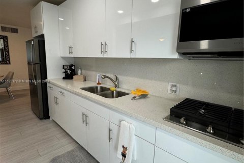 Condominio en venta en Miami Gardens, Florida, 1 dormitorio, 66.05 m2 № 1220530 - foto 10