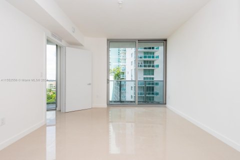 Condo in Miami, Florida, 2 bedrooms  № 1072991 - photo 24