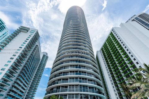 Condominio en venta en Miami, Florida, 2 dormitorios, 95.78 m2 № 1072991 - foto 1