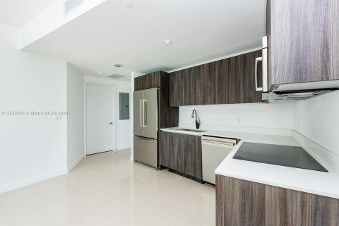 Condo in Miami, Florida, 2 bedrooms  № 1072991 - photo 26