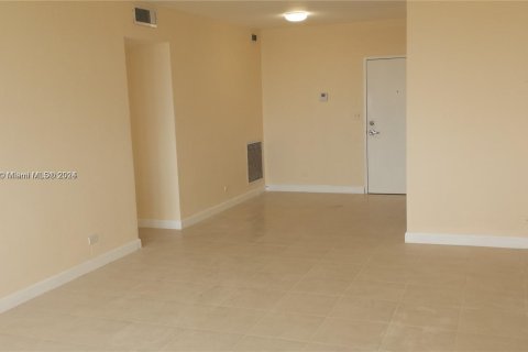 Condominio en venta en Miami Beach, Florida, 1 dormitorio, 69.68 m2 № 1073030 - foto 3