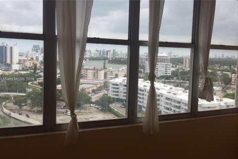 Купить кондоминиум в Майами-Бич, Флорида 1 спальня, 69.68м2, № 1073030 - фото 2