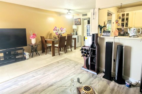 Condo in West Palm Beach, Florida, 1 bedroom  № 1061378 - photo 6