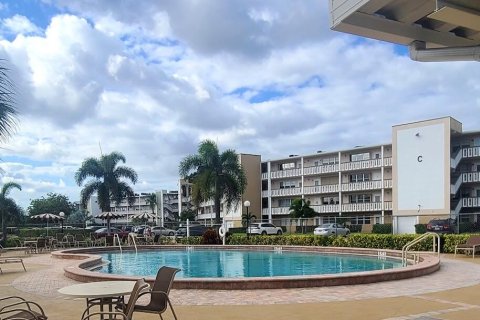 Condo in West Palm Beach, Florida, 1 bedroom  № 1061378 - photo 12