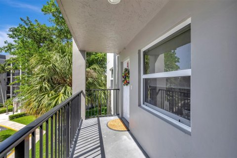 Copropriété à vendre à Pompano Beach, Floride: 2 chambres, 125.6 m2 № 1061345 - photo 9