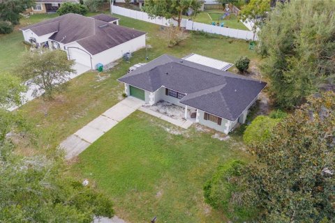 House in Deltona, Florida 2 bedrooms, 102.94 sq.m. № 1413214 - photo 11