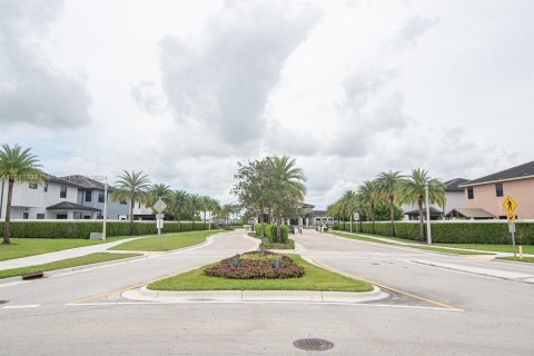 Купить виллу или дом в Майами-Лейкс, Флорида 5 спален, 291.25м2, № 1054026 - фото 4