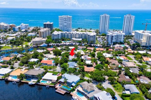 Casa en venta en Pompano Beach, Florida, 4 dormitorios, 223.15 m2 № 1237794 - foto 1