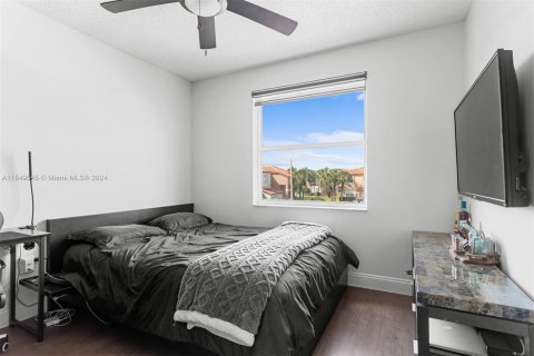 Adosado en venta en Pembroke Pines, Florida, 3 dormitorios, 140.75 m2 № 1060494 - foto 14