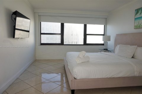 Copropriété à vendre à Miami Beach, Floride: 2 chambres, 89.19 m2 № 1233187 - photo 28