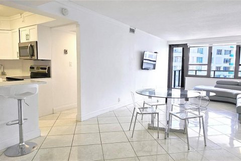 Copropriété à vendre à Miami Beach, Floride: 2 chambres, 89.19 m2 № 1233187 - photo 2