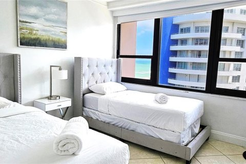 Condo in Miami Beach, Florida, 2 bedrooms  № 1233187 - photo 4