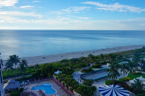 Condo in Miami Beach, Florida, 2 bedrooms  № 1233187 - photo 20