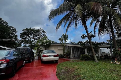 Casa en venta en Hallandale Beach, Florida, 2 dormitorios, 102.19 m2 № 1232503 - foto 1