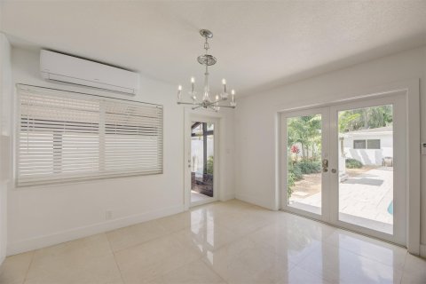 House in Fort Lauderdale, Florida 4 bedrooms, 174.56 sq.m. № 1076997 - photo 11