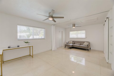 House in Fort Lauderdale, Florida 4 bedrooms, 174.56 sq.m. № 1076997 - photo 16