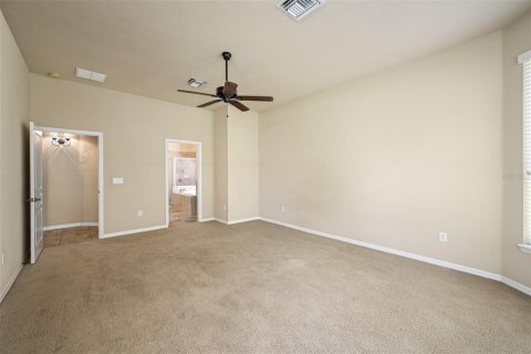 House in Land O' Lakes, Florida 4 bedrooms, 312.43 sq.m. № 1392932 - photo 23