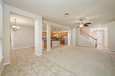 House in Land O' Lakes, Florida 4 bedrooms, 312.43 sq.m. № 1392932 - photo 18