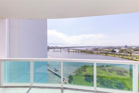 Condominio en venta en Holly Hill, Florida, 2 dormitorios, 154.22 m2 № 1392900 - foto 6