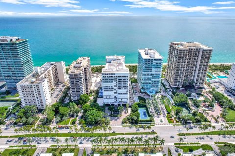 Condominio en venta en Bal Harbour, Florida, 2 dormitorios, 235.97 m2 № 1375549 - foto 4