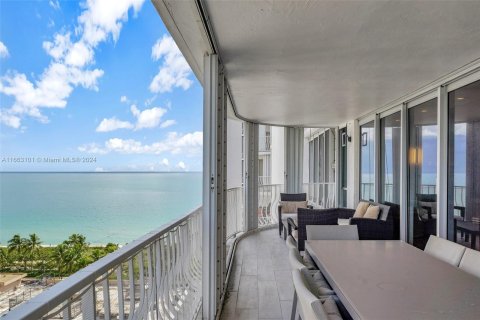 Condominio en venta en Bal Harbour, Florida, 2 dormitorios, 235.97 m2 № 1375549 - foto 6