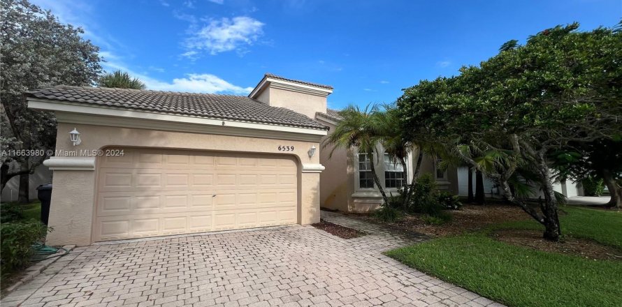 Casa en Lake Worth, Florida 4 dormitorios, 225.94 m2 № 1375593