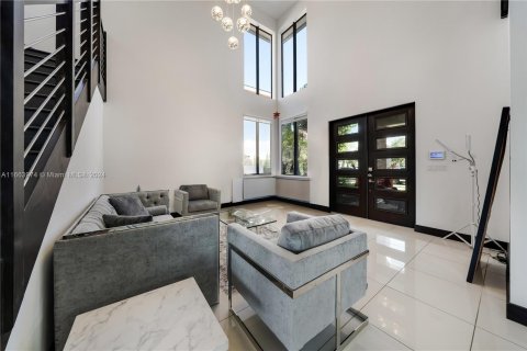 Villa ou maison à vendre à Miami, Floride: 4 chambres, 241.27 m2 № 1375592 - photo 7