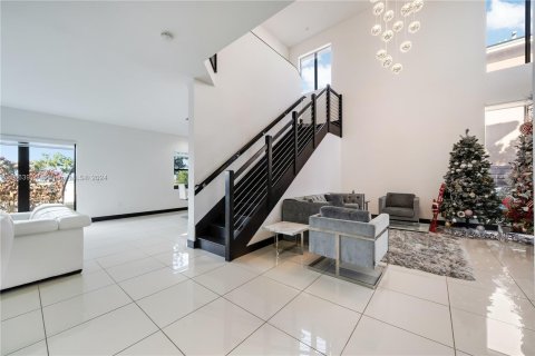 Villa ou maison à vendre à Miami, Floride: 4 chambres, 241.27 m2 № 1375592 - photo 22