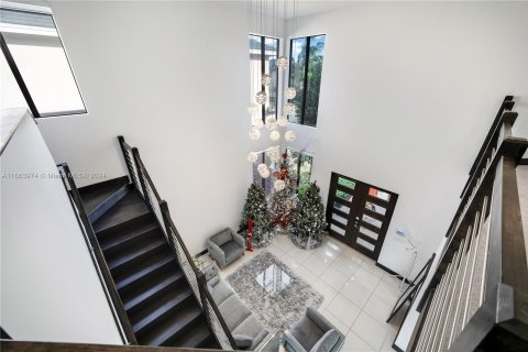 Casa en venta en Miami, Florida, 4 dormitorios, 241.27 m2 № 1375592 - foto 24