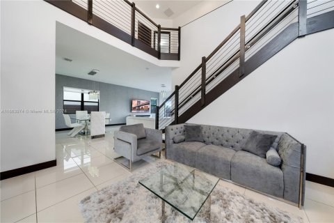 Casa en venta en Miami, Florida, 4 dormitorios, 241.27 m2 № 1375592 - foto 6