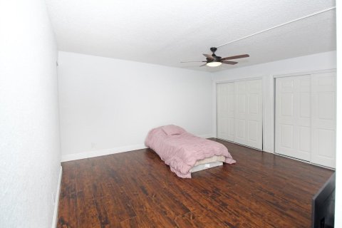 Townhouse in West Palm Beach, Florida 3 bedrooms, 157.38 sq.m. № 1077055 - photo 29