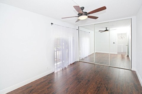 Townhouse in West Palm Beach, Florida 3 bedrooms, 157.38 sq.m. № 1077055 - photo 20