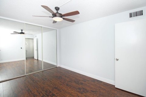 Townhouse in West Palm Beach, Florida 3 bedrooms, 157.38 sq.m. № 1077055 - photo 18