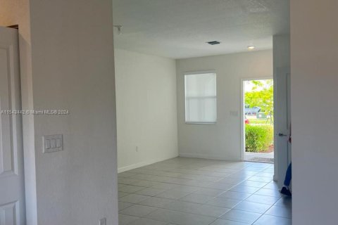 Townhouse in Homestead, Florida 3 bedrooms, 123.65 sq.m. № 1044629 - photo 3