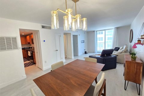 Condo in Miami Beach, Florida, 1 bedroom  № 1216723 - photo 4