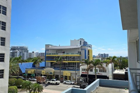 Condo in Miami Beach, Florida, 1 bedroom  № 1216723 - photo 3