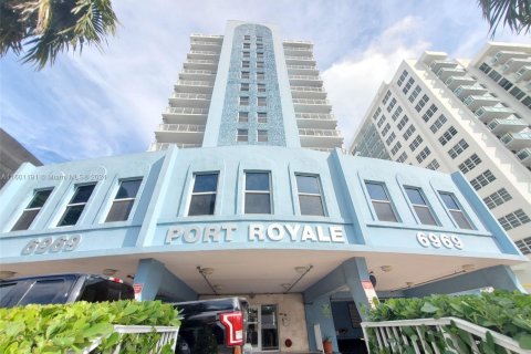 Condo in Miami Beach, Florida, 1 bedroom  № 1216723 - photo 18