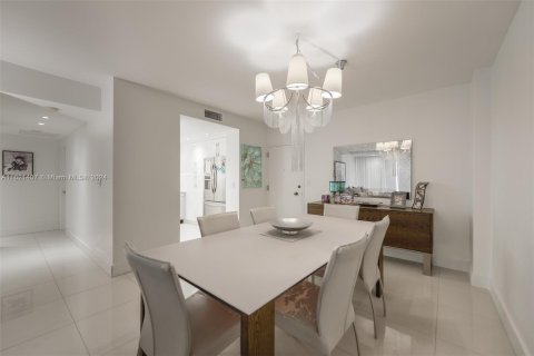 Copropriété à vendre à Hallandale Beach, Floride: 2 chambres, 115.2 m2 № 1242305 - photo 8