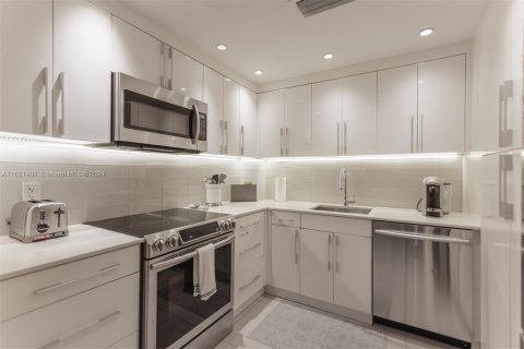 Copropriété à vendre à Hallandale Beach, Floride: 2 chambres, 115.2 m2 № 1242305 - photo 10