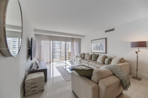 Copropriété à vendre à Hallandale Beach, Floride: 2 chambres, 115.2 m2 № 1242305 - photo 4