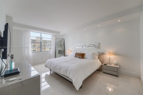 Copropriété à vendre à Hallandale Beach, Floride: 2 chambres, 115.2 m2 № 1242305 - photo 14