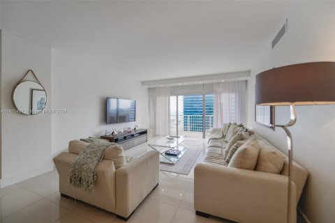 Copropriété à vendre à Hallandale Beach, Floride: 2 chambres, 115.2 m2 № 1242305 - photo 3