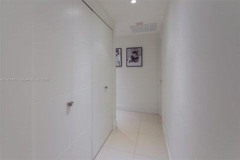 Copropriété à vendre à Hallandale Beach, Floride: 2 chambres, 115.2 m2 № 1242305 - photo 12