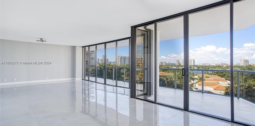 Condominio en Aventura, Florida, 2 dormitorios  № 1210040