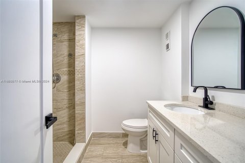 Condo in Aventura, Florida, 2 bedrooms  № 1210040 - photo 15